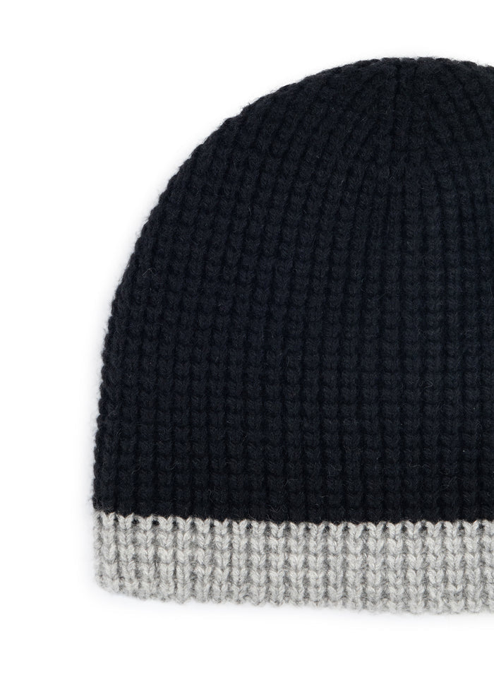 Waffle slope beanie - black / heather stripe