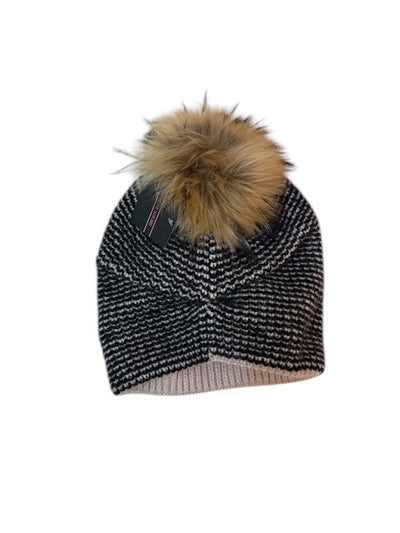 Waffle slope pom beanie - black / tan