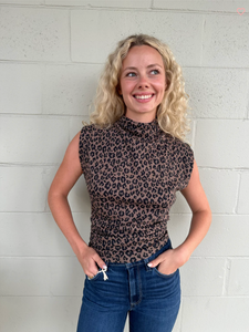 Amara ribbed power shoulder top - cobblestone