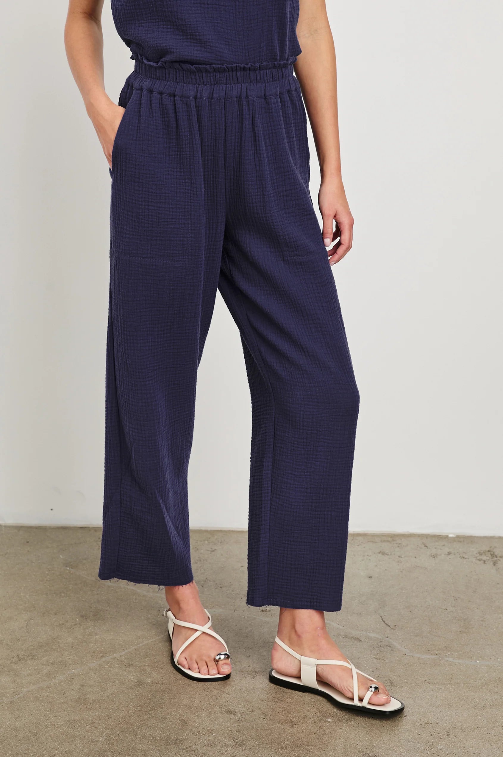 Leon crop pant - admiral blue