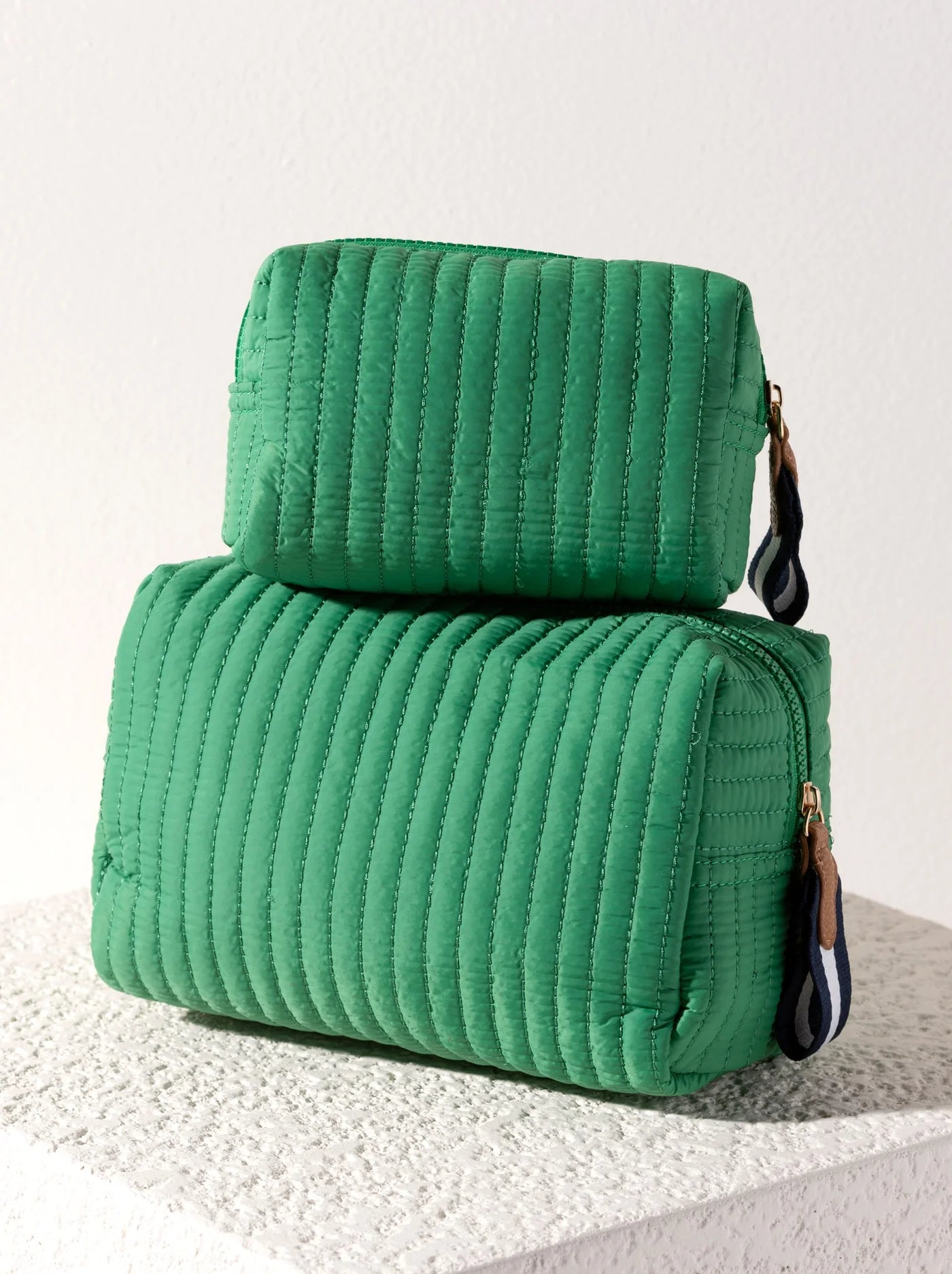 Ezra large cosmetic pouch - green