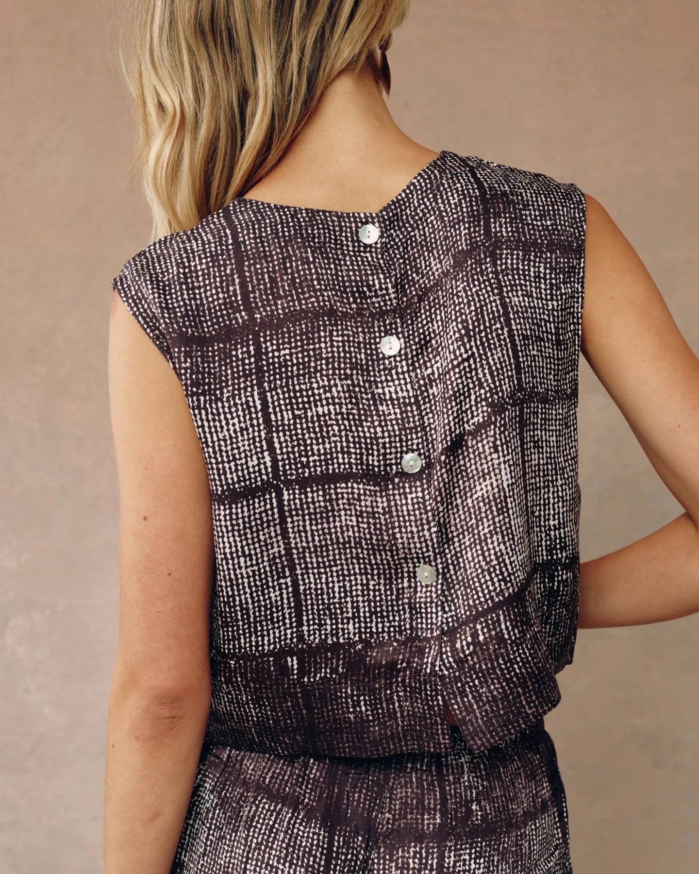 Boxy button back top - asilah textured print
