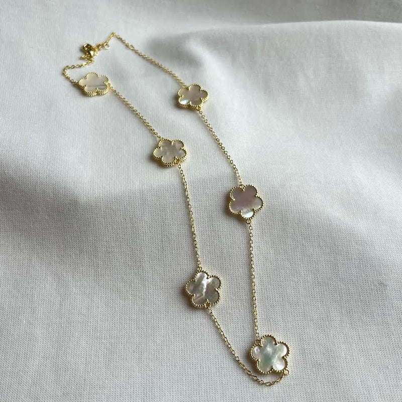 Adeline clover necklace - mother of pearl