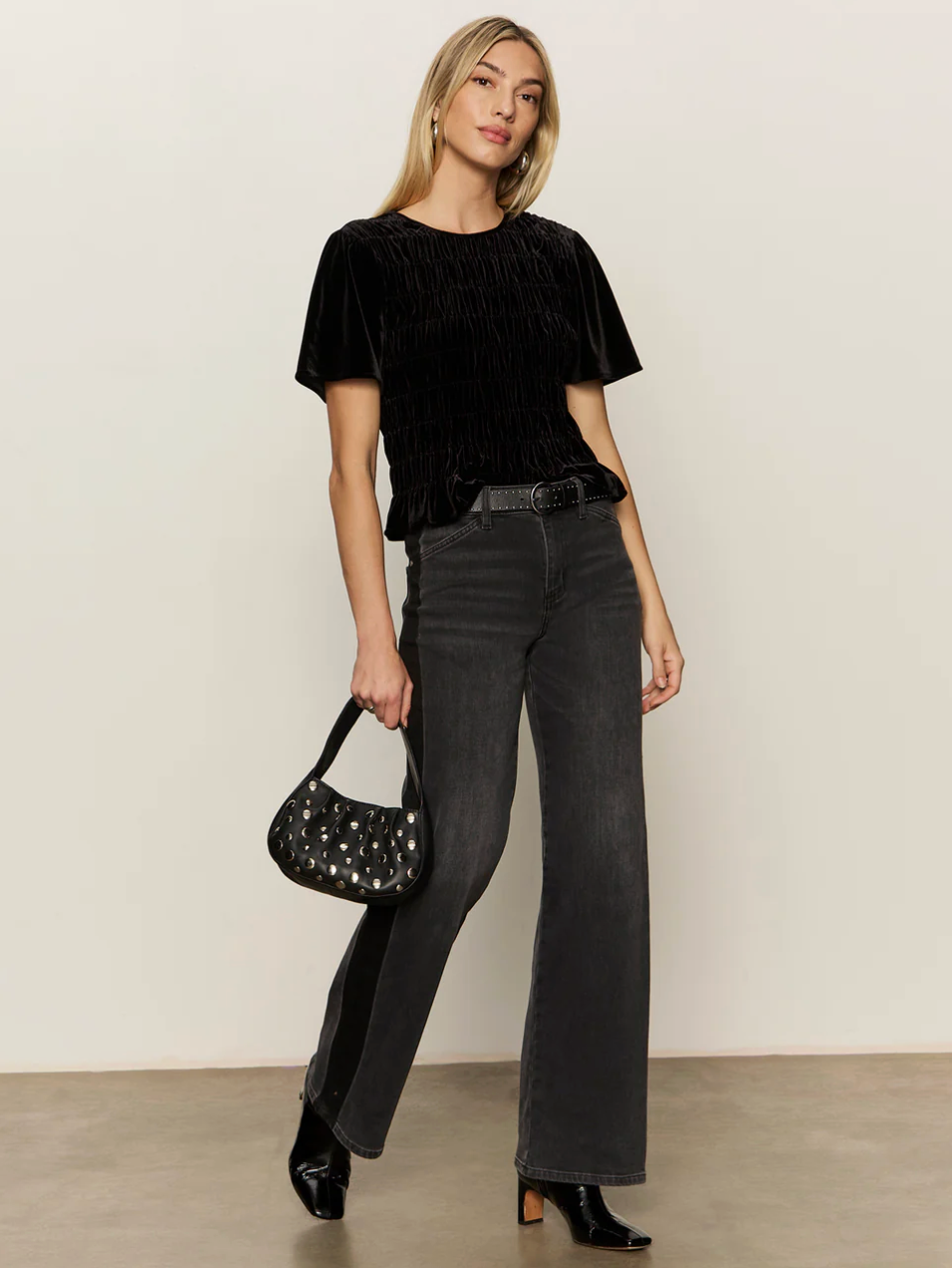 We belong together velvet top - black