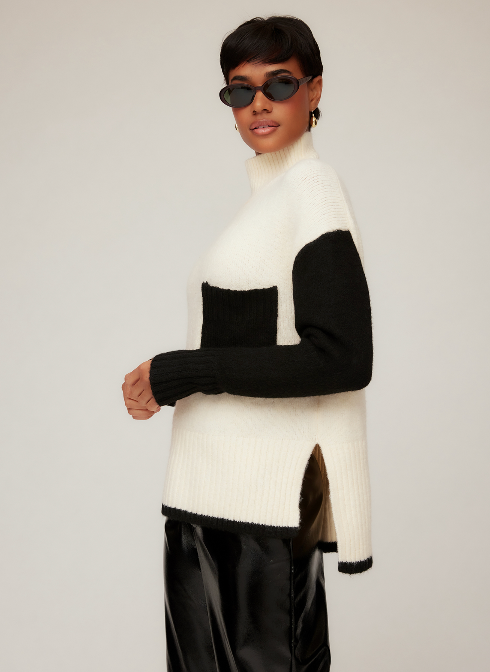 Colette Turtleneck Sweater - black / cream