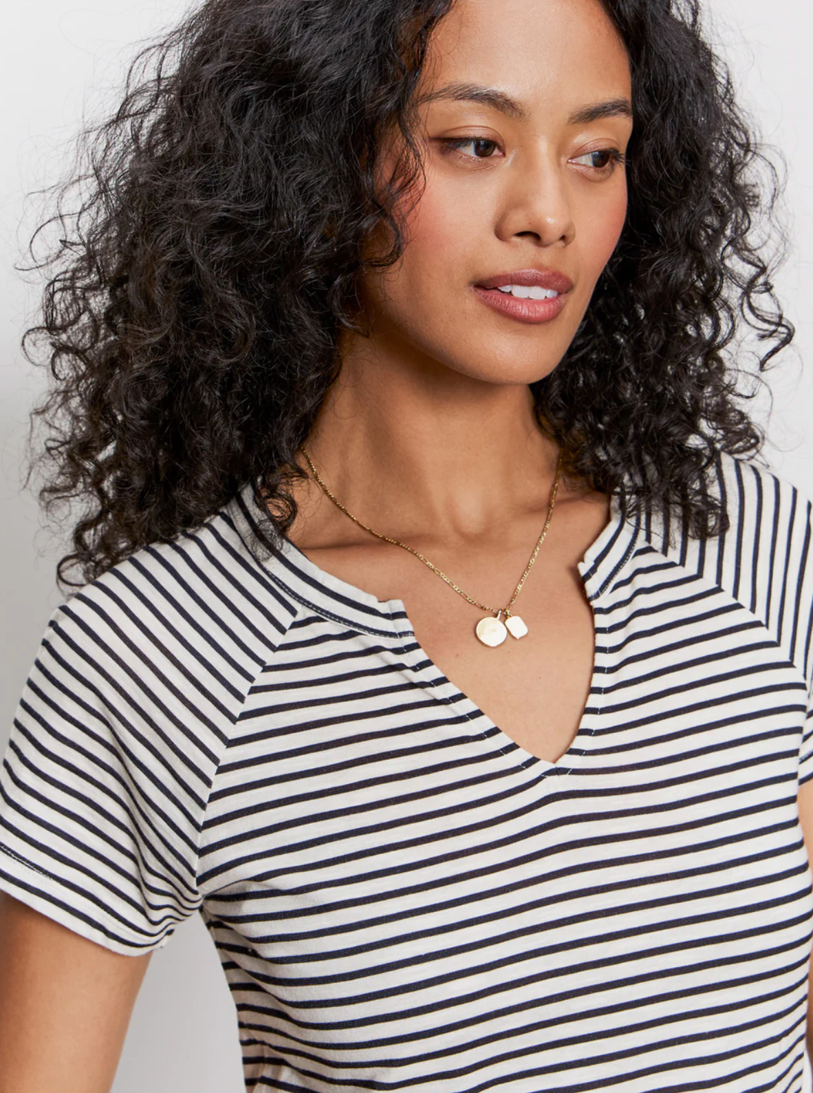 Notch neck tee - light oat / black stripe