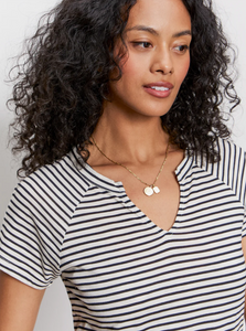 Notch neck tee - light oat / black stripe