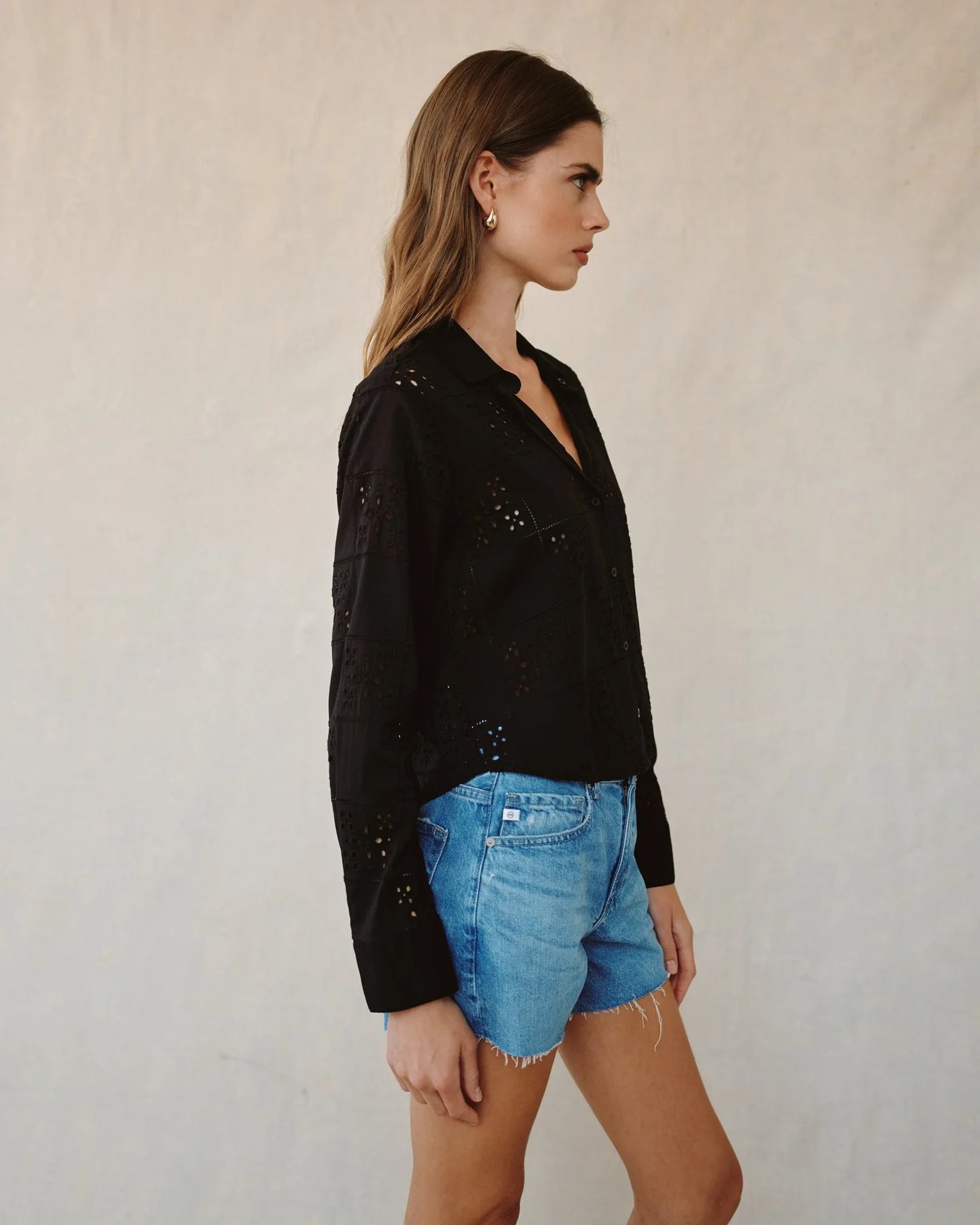 Contrast button down - black