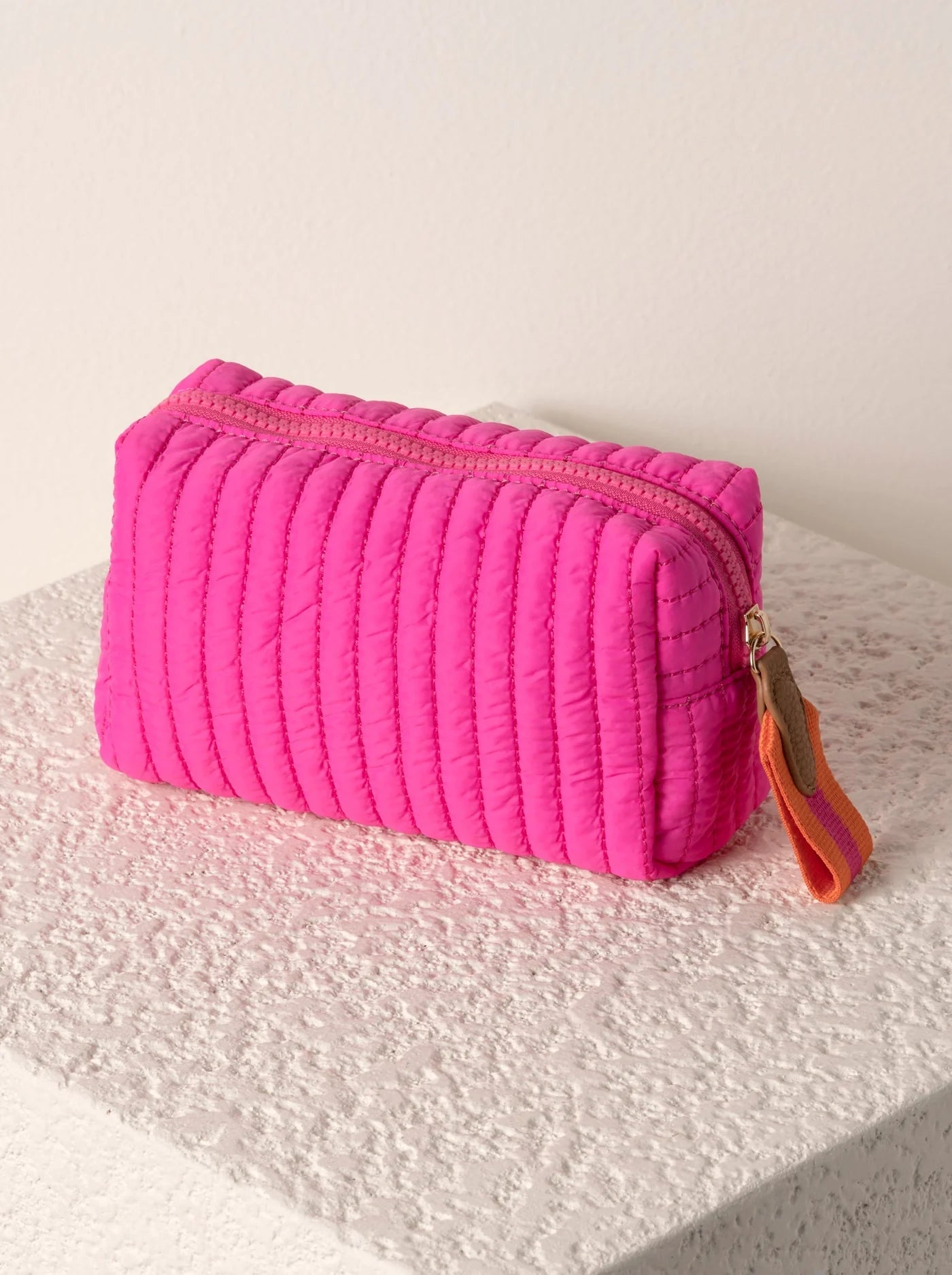 Ezra small cosmetic pouch - magenta