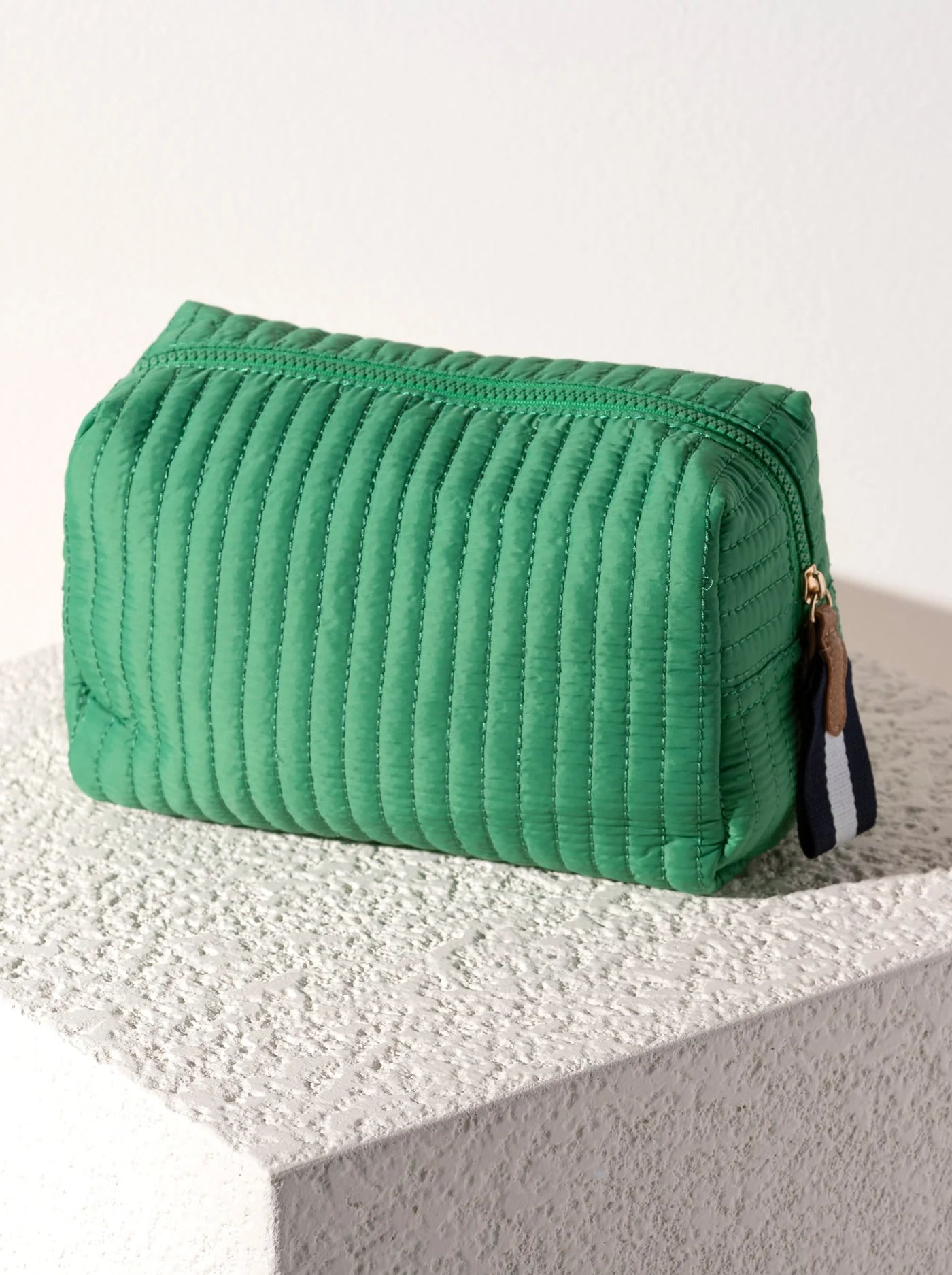 Ezra large cosmetic pouch - green