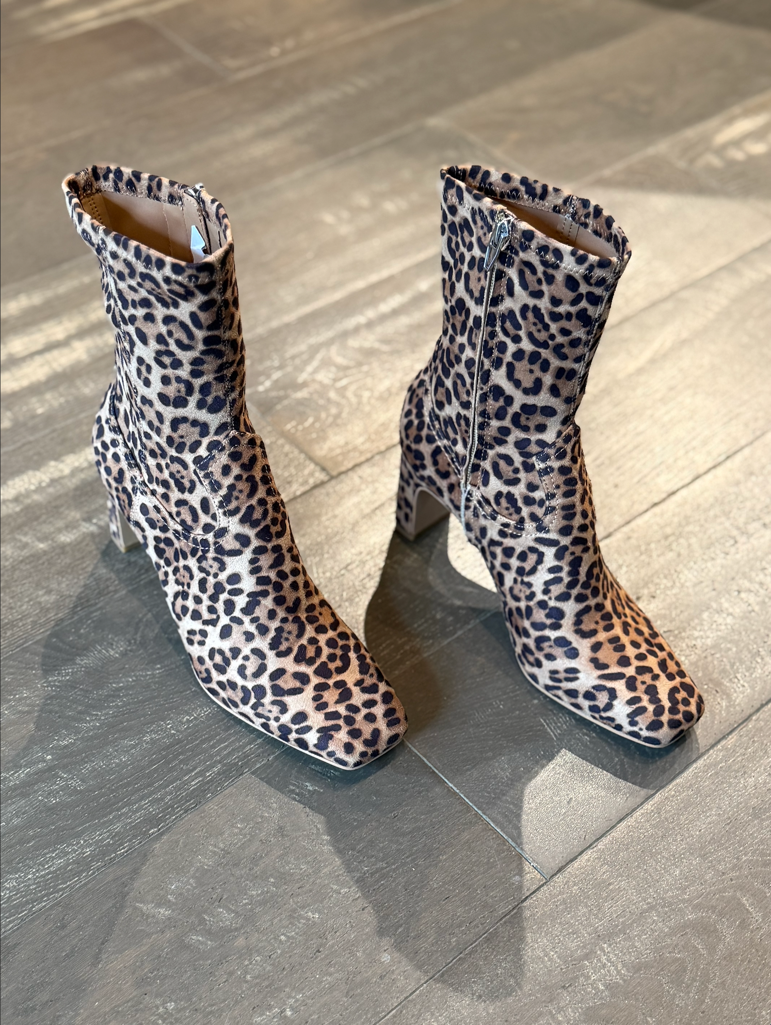 Roan boots - dark leopard stella suede