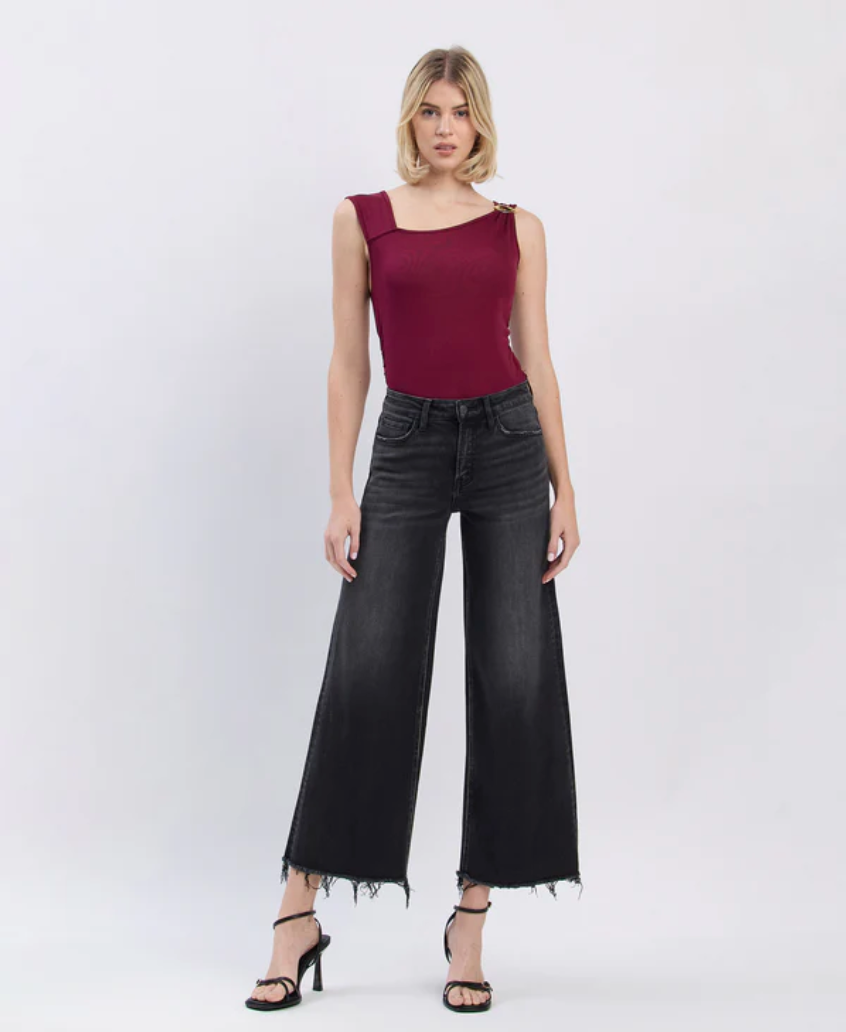 F5840 - Mid Rise Frayed Hem Ankle Wide Jeans - stylized