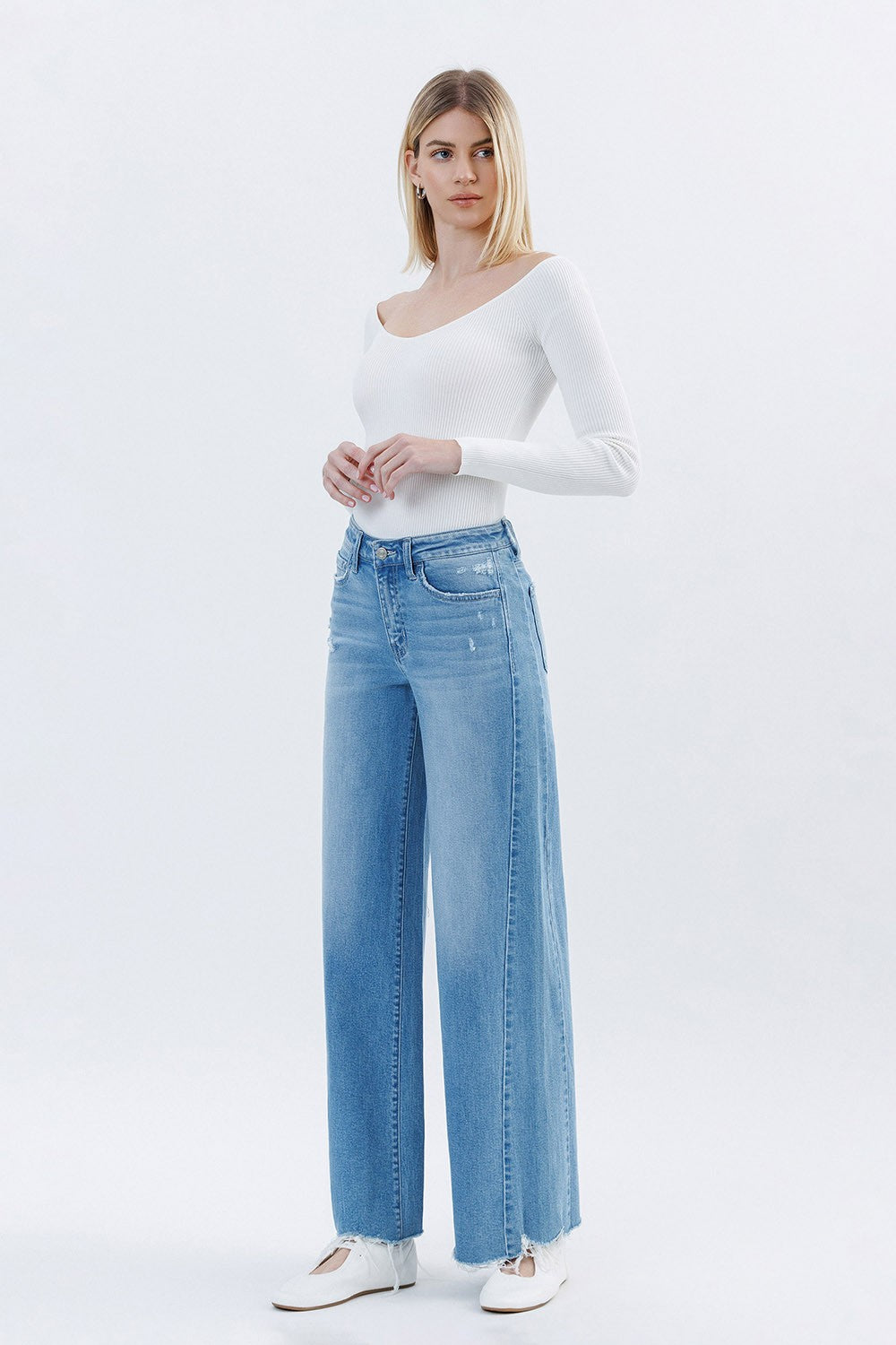 T6648 - High Rise Raw Hem Extreme Wide Jeans - well run