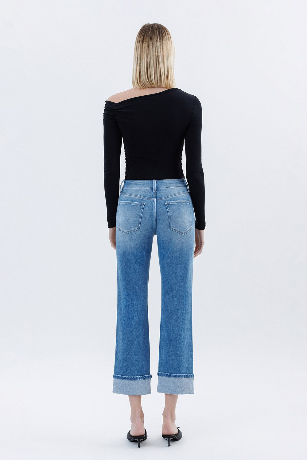 F6093 - High Rise Cuffed Crop Straight Jeans - instinctively