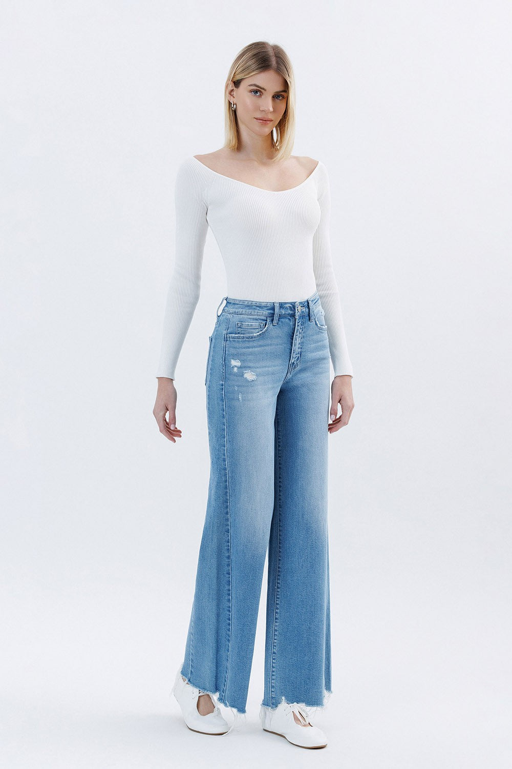 T6648 - High Rise Raw Hem Extreme Wide Jeans - well run