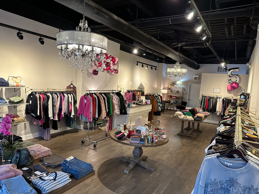 Classics mixed with the latest trends in women's fashion - Genevieve