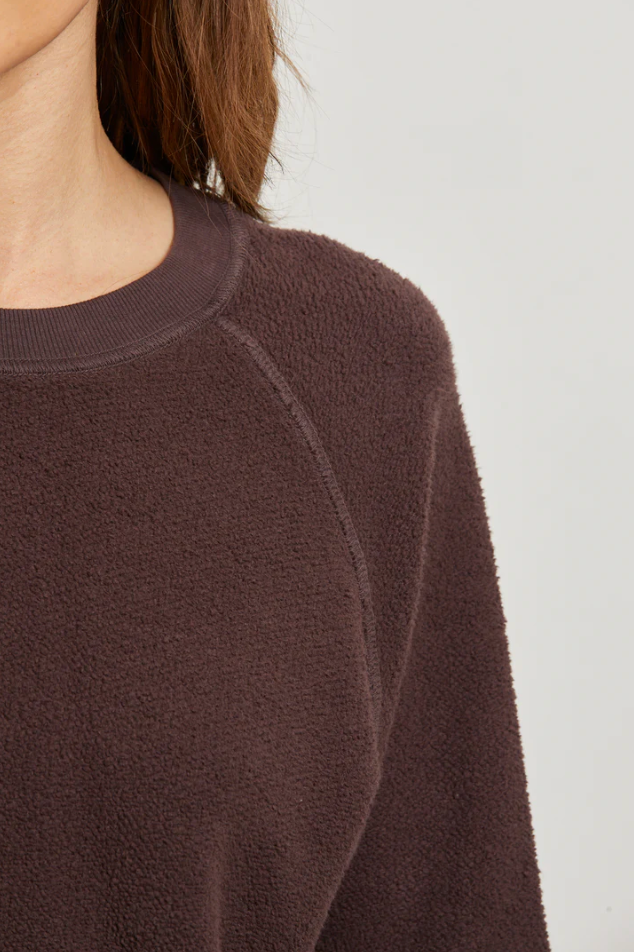Ziggy inside out cotton fleece shrunken crew - cocoa powder