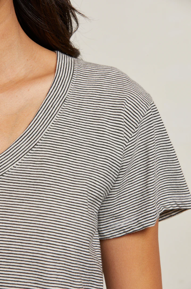 Hendrix boxy v-neck tee - ivory / black stripe