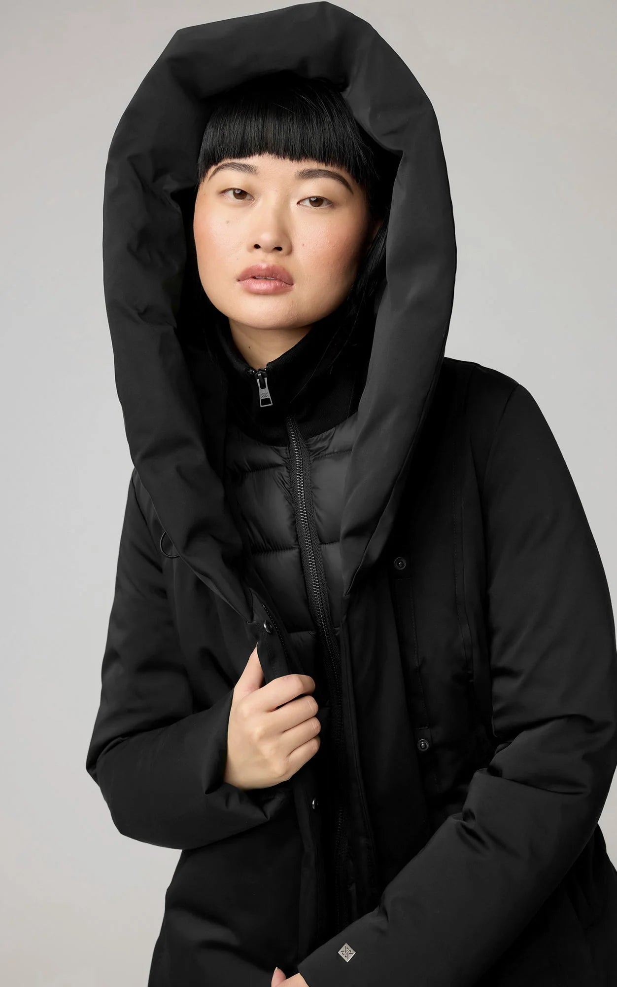 Camelia slim-fit classic down coat with puffer bib and hood - black