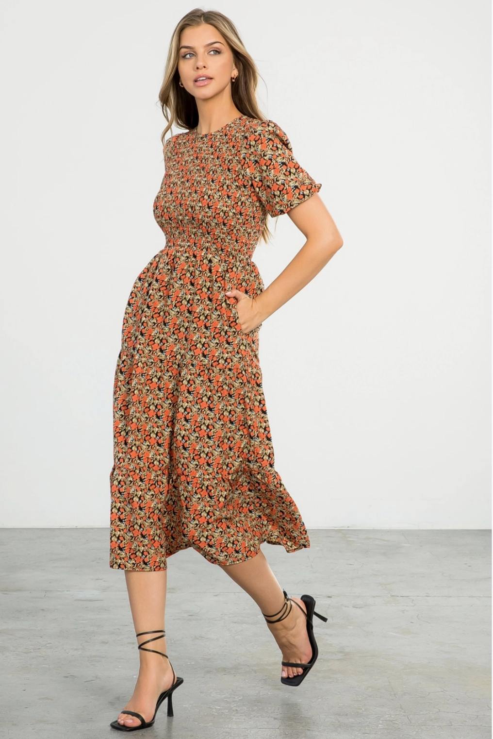 Smocked Floral Print Midi Dress - black
