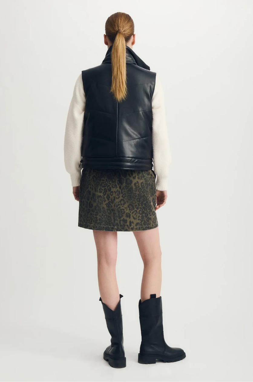 Nox reversible vest - black / sherpa