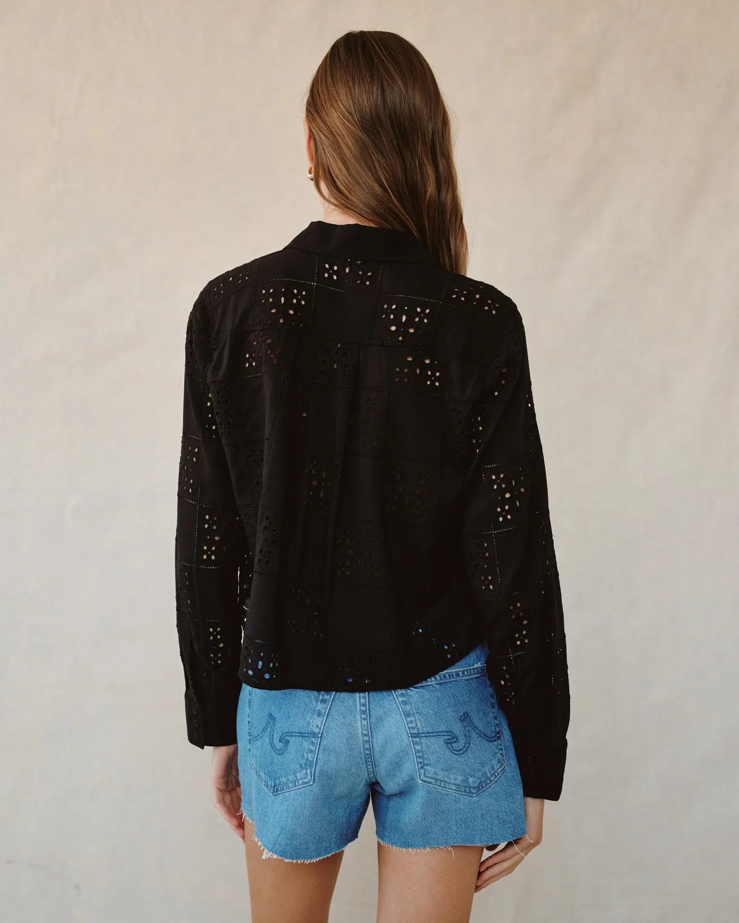 Contrast button down - black