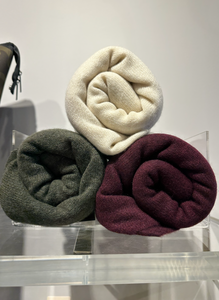 Cashmere scarf - deep beet